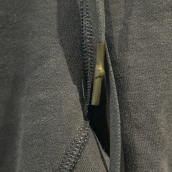 Kit and ace (lululemon) slim leg jogger sweats navy blue LAST PRICE. NO OFFERS - Picture 6 of 6